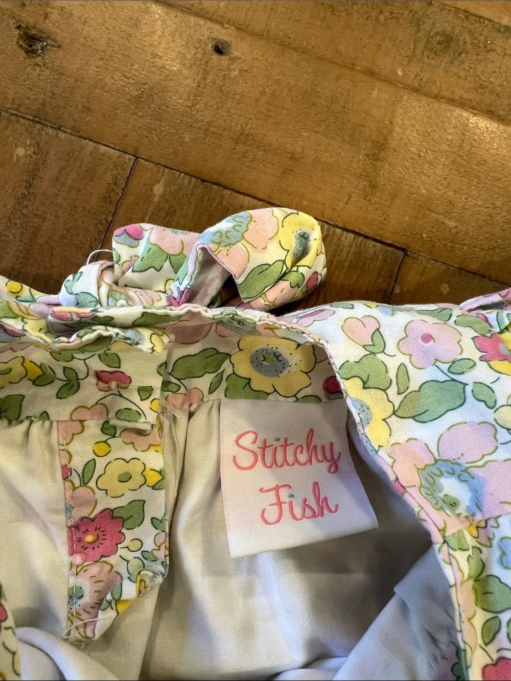 Stitchy fish strawberry pocket floral bloomer and top matching set 9 months - Picture 5 of 9